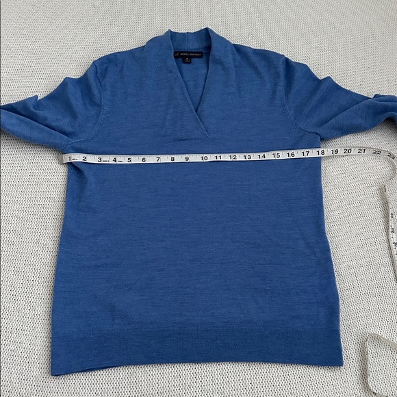 Brooks Brothers 100% Merino Wool V Neck Sweater Blue Size Medium - Picture 4 of 8